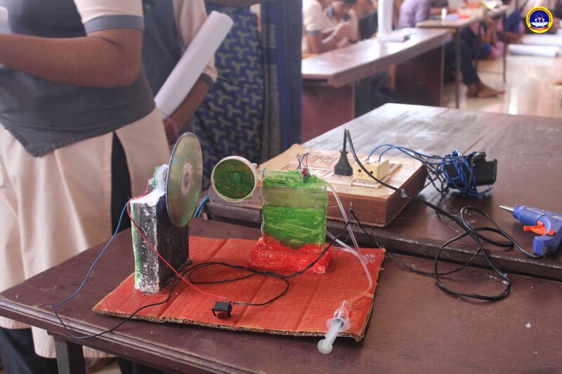 പ്രമാണം:11051 SCIENCEFAIR2024 5.jpg