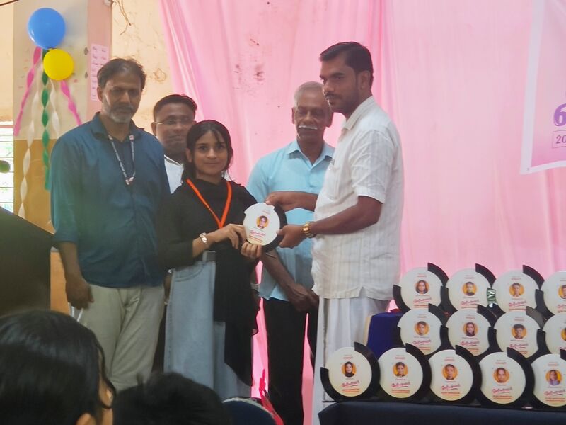 പ്രമാണം:19855 praveshanolsavam1.jpg