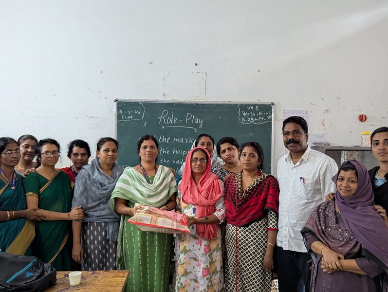 പ്രമാണം:23051 bindu teacher.jpg