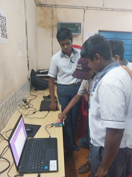 പ്രമാണം:43069 Robocode 1.jpg