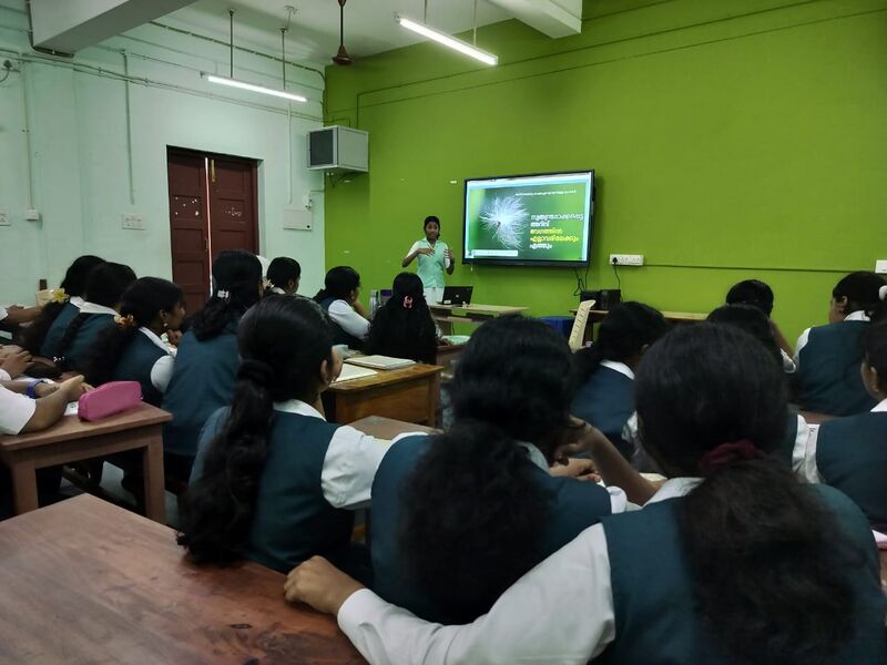 പ്രമാണം:43085 pres1.jpeg