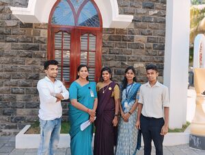 44228-trainees.jpg