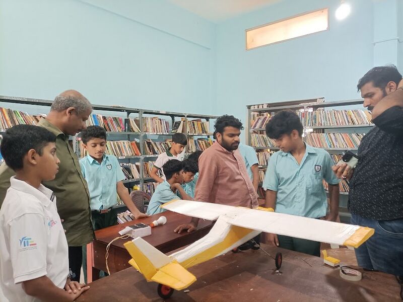 പ്രമാണം:47068 ROBOTICS9.jpg