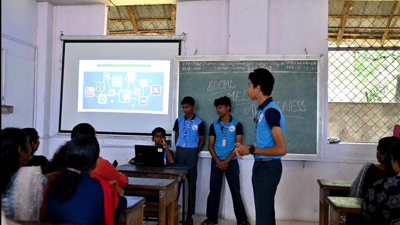 പ്രമാണം:Cyber safety.png