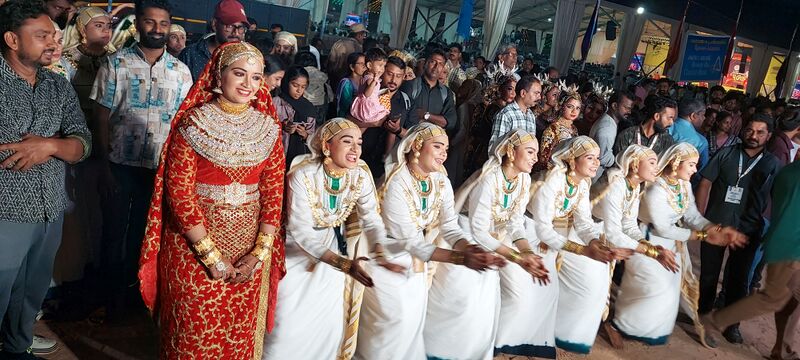 പ്രമാണം:Ssk2025 Mohankumar-MT Tvm-kalolsavakazhchakal27.jpg