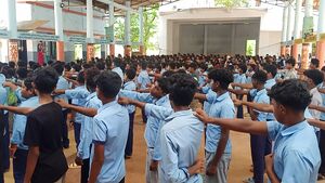 15019 school asembly 1.jpg