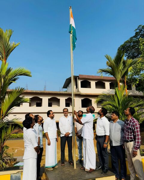 പ്രമാണം:18103 republic day 24-25 4.jpg