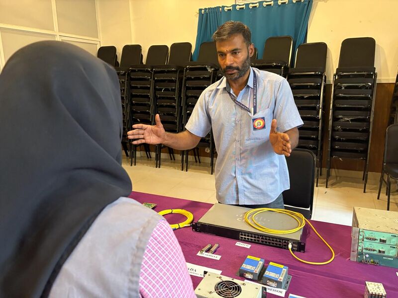 പ്രമാണം:19074 exp2.jpg