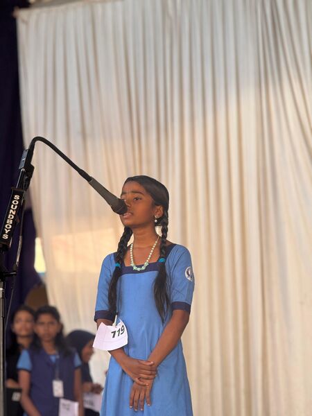 പ്രമാണം:19862 kalamela2.jpg