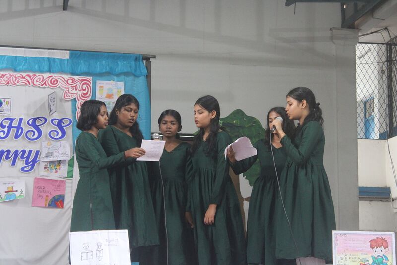 പ്രമാണം:21001 Group Song Green.resized.JPG