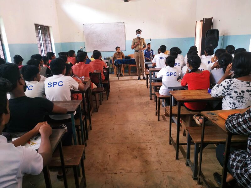 പ്രമാണം:22010 TSR SNTD25 3.jpeg