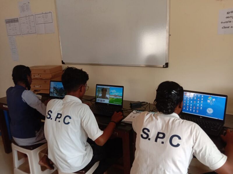 പ്രമാണം:23085 computer lab.jpeg