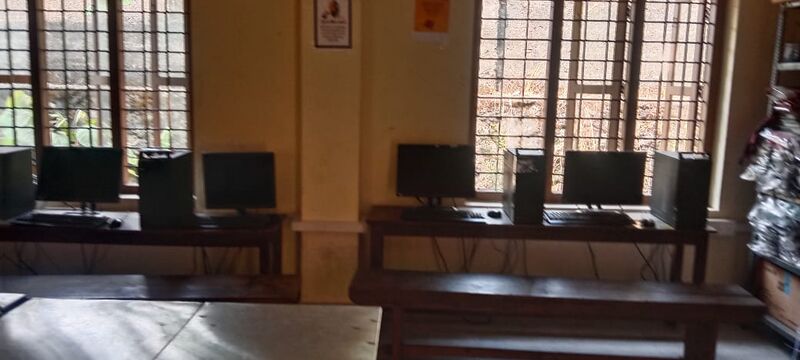 പ്രമാണം:25223 Hitec computer lab.jpeg