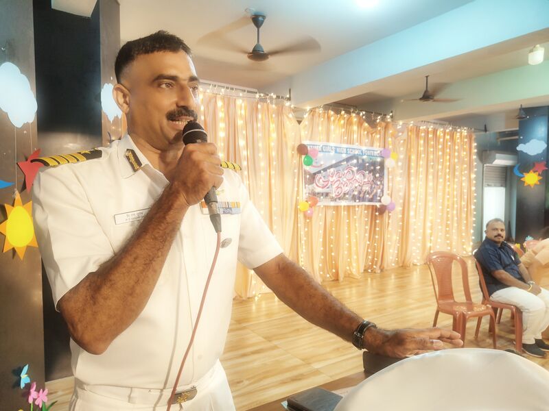 പ്രമാണം:26015 prevesh guest.resized.jpg