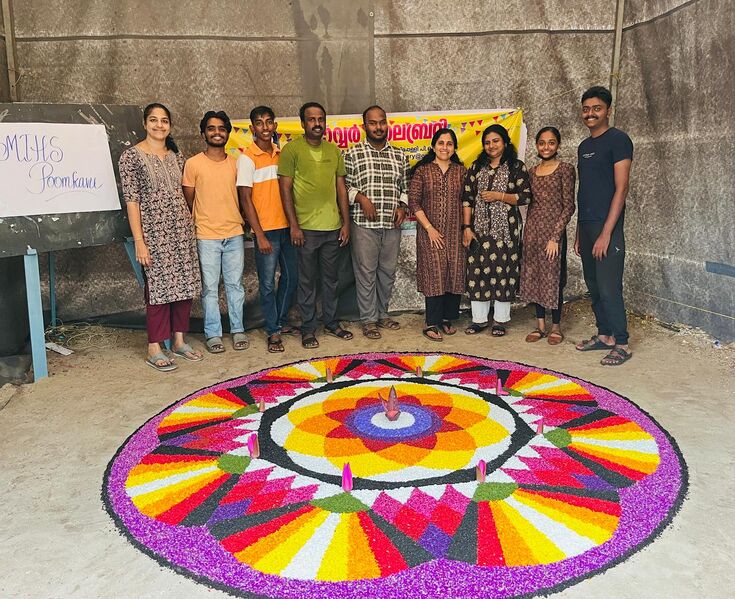 പ്രമാണം:35052 onamour 4.jpg