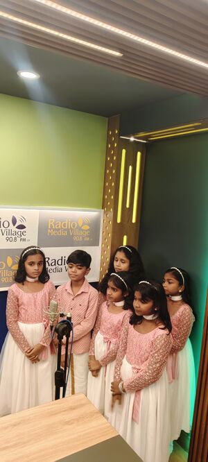 35330 RADIO MEDIA VILLAGE.jpg