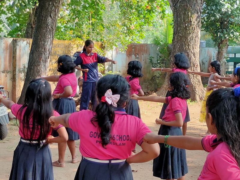 പ്രമാണം:41409 self defence4.jpg