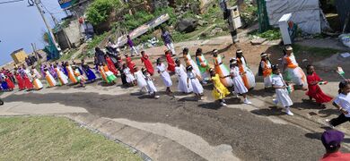 വർണ്ണശഭളമായ ഘോഷയാത്ര