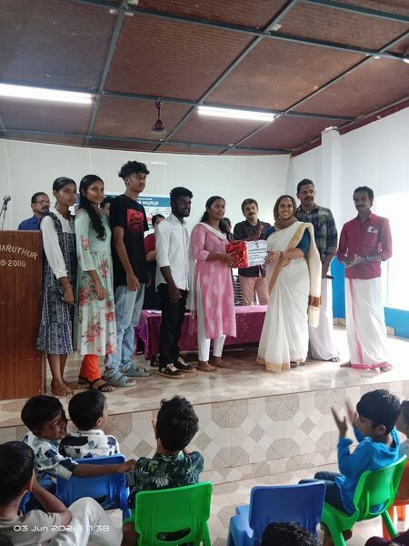 പ്രമാണം:Welcome gift.jpg