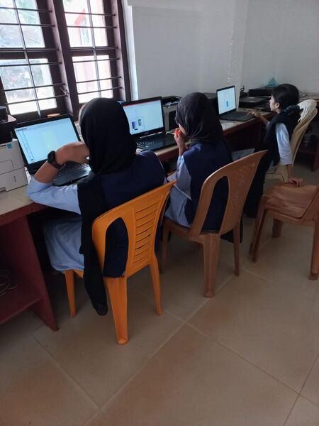 പ്രമാണം:16057 hitech compute lab 2r.jpg