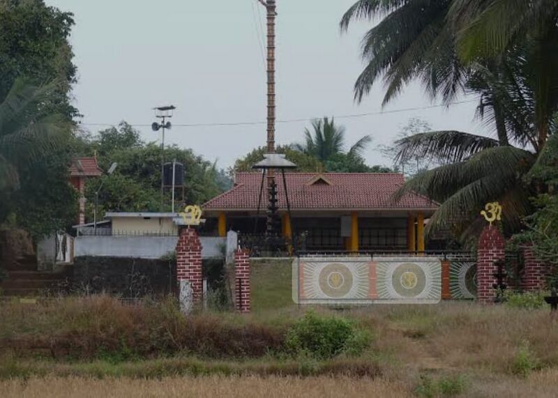 പ്രമാണം:20004 kalladathr temple.jpg