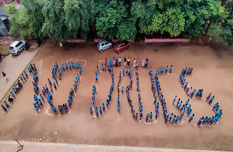 പ്രമാണം:21302-no drugs 23 2.jpg