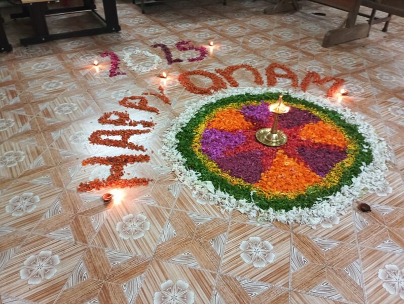 പ്രമാണം:29209 onam.jpeg