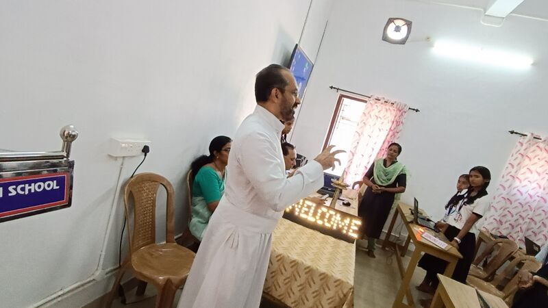 പ്രമാണം:34046 RF1.jpg