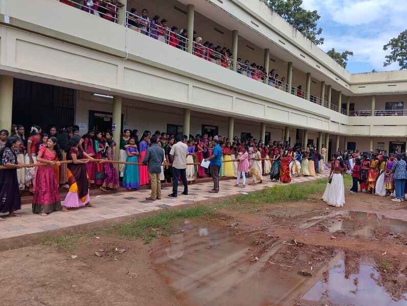 പ്രമാണം:42008 gghss2.jpg