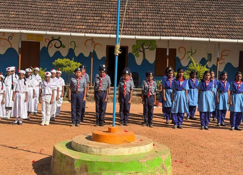 പ്രമാണം:42450-SCOUTS AND GUIDES.jpg