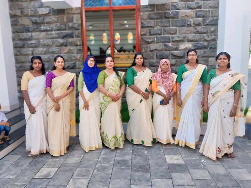 പ്രമാണം:44228-2024keralapiravi6.jpg