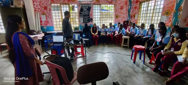 പ്രമാണം:BS25 TVM 42014 22.jpg