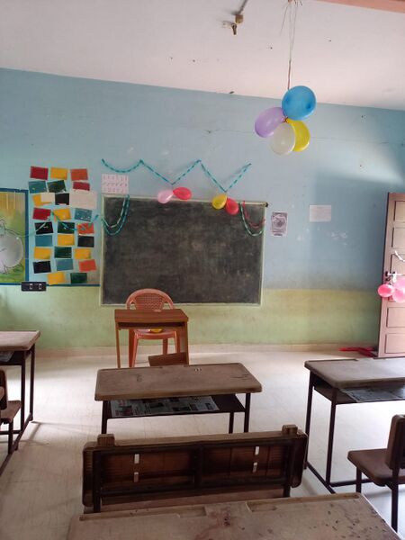 പ്രമാണം:SCHOOL SMART CLASSROOM.jpg