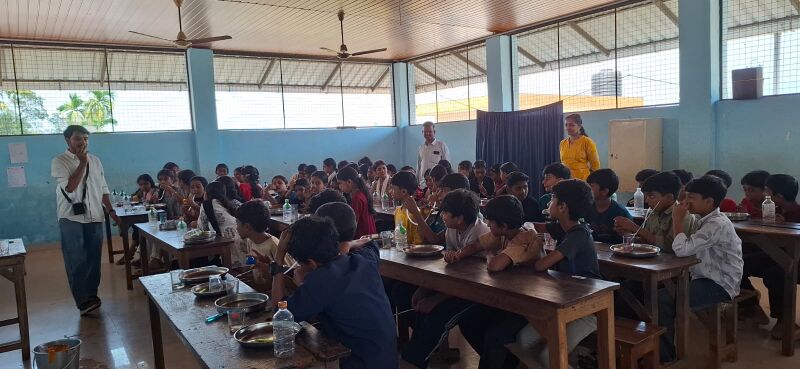 പ്രമാണം:Science experiment 1.jpg