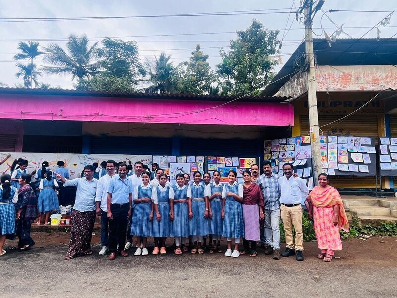 പ്രമാണം:15044 Chithrarachana.jpg