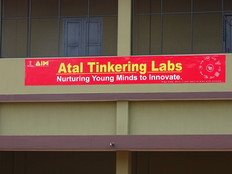 പ്രമാണം:19068 ATAL TINKERING LAB 1.JPG