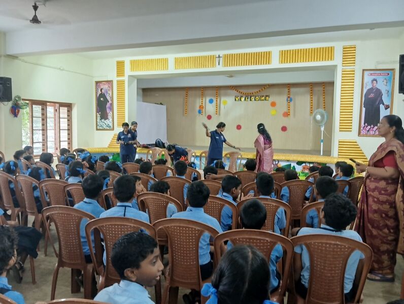 പ്രമാണം:26337-ekm-self defence.jpg