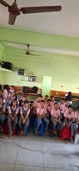 പ്രമാണം:28027 free software.jpg