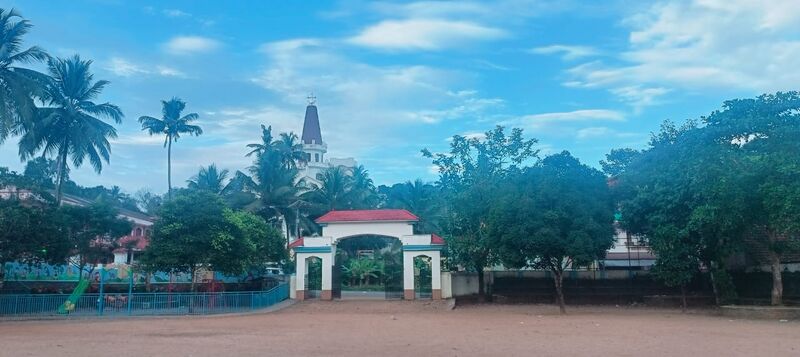 പ്രമാണം:32005 school.jpg