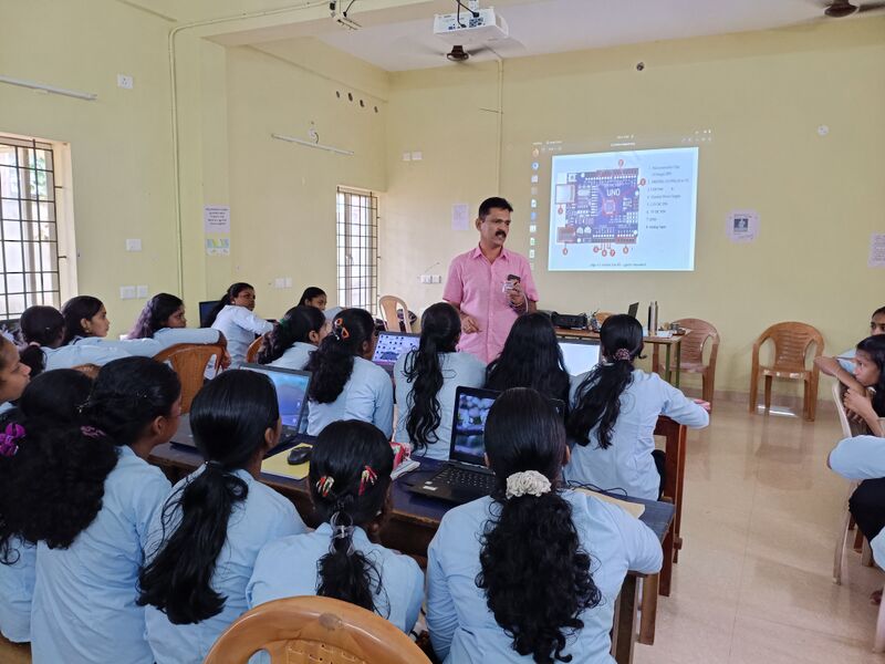 പ്രമാണം:36028 camp1-2025c.jpg