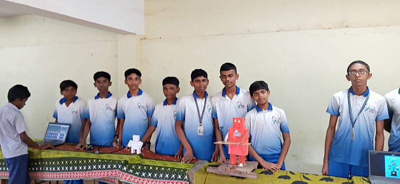 പ്രമാണം:41006 roboticfest26.jpg