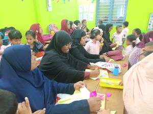 44223 sachithra parents.jpg