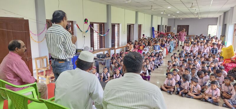 പ്രമാണം:44223 vayana 25 sadass.jpg