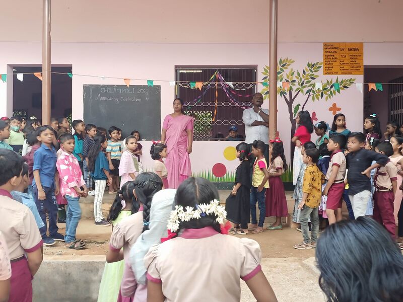 പ്രമാണം:44228-dinacharanam13.jpg