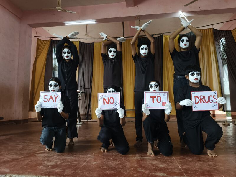 പ്രമാണം:Anti drug1.jpg