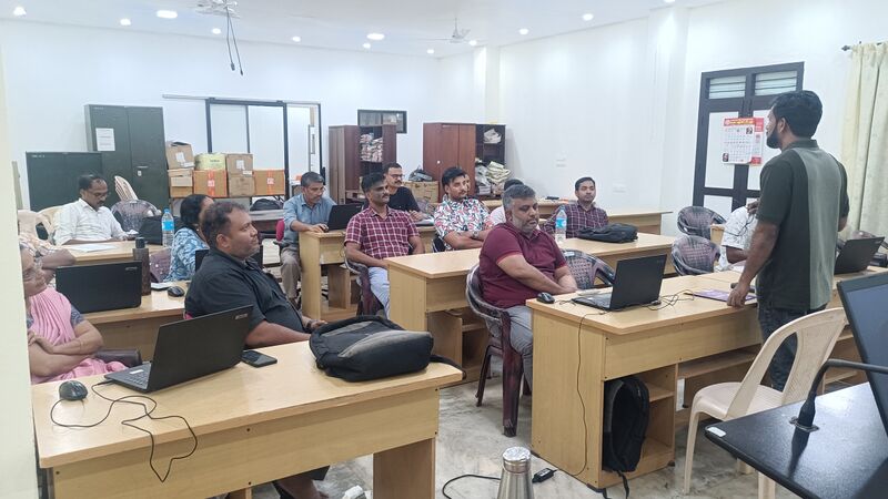 പ്രമാണം:Drcmlp-meeting 3.jpg