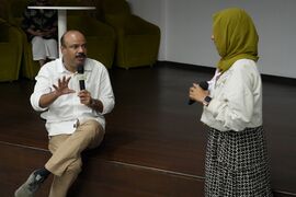 CEO KITE Sspeaks to the participant