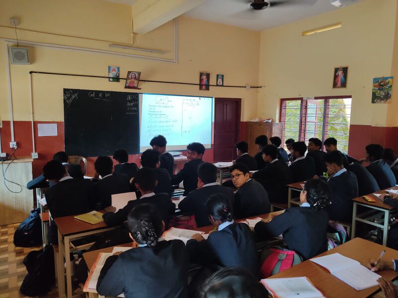 പ്രമാണം:Smart Class1-29046.jpg