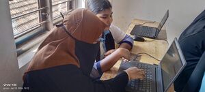 11016 computer literacy parents2.jpg