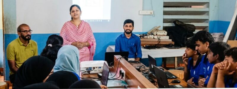 പ്രമാണം:11028-lk unit camb.jpg